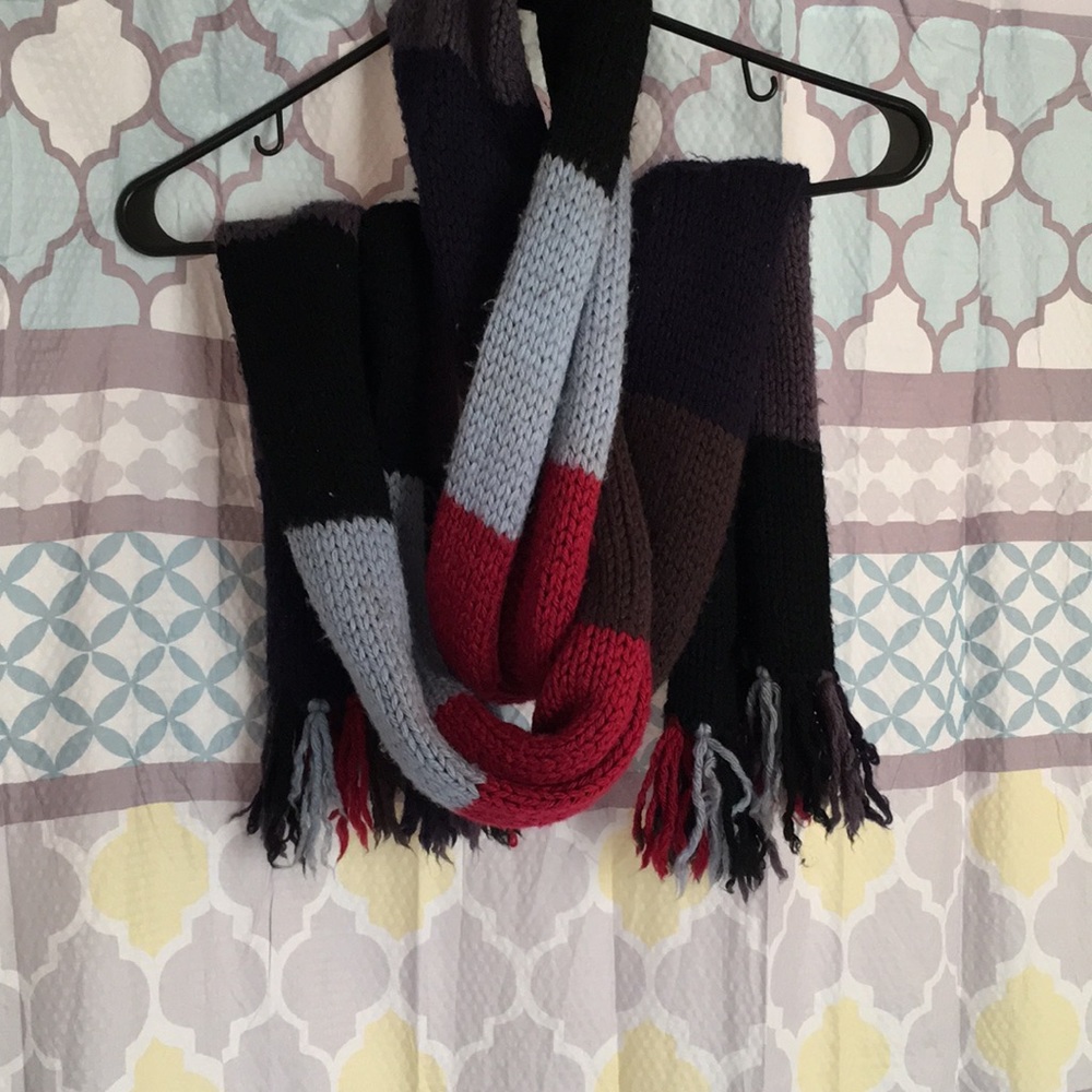 Gap Scarf